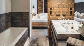 Hotel Cores - Image 2