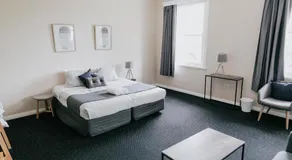 General Roberts Hotel - Image 2