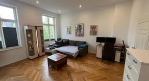 Exklusive Altbauwohnung mit Arbeitsplatz WE5 - Image 2