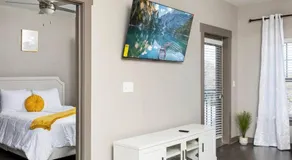 1Br Uptown, Pool, Wine, near Convention Center_311 - Image 2