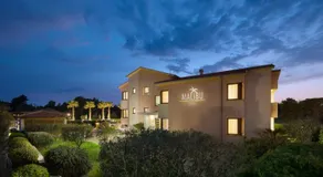 Malibu Grand Royale - Luxury Group Villa with Pool - Image 4