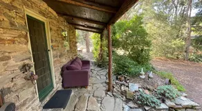 Rustic miners cabin - Image 4