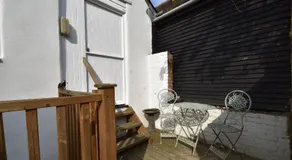 Studio 22 - Image 5