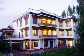 Rock Castle Residency - Image 5