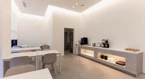 La Scene Hotel - Image 3