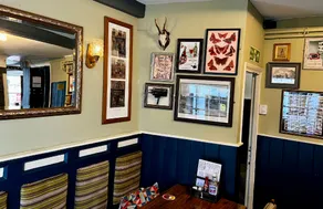 The Crown And Cushion - Image 4