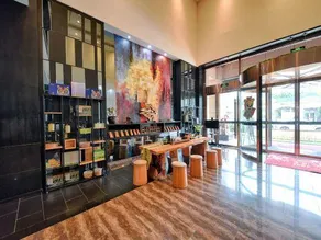 Pujiang Yinglan Hepan Hotel - Image 3
