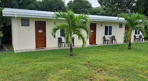 Monty's Riverside View Resort - Image 5