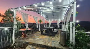 Koi Inn - Image 4