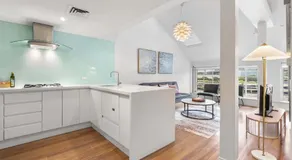 Loft-Style Waterfront Apartment - Image 4