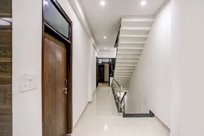 Hotel O Happy Stay Inn - Image 2
