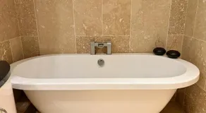 FREE PARKING - Prime York City Centre Apartment near Minster with River View - Image 5