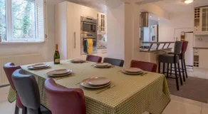 Amazing Guest Cottage in Nottingham with Parking! - Pass the Keys - Image 5