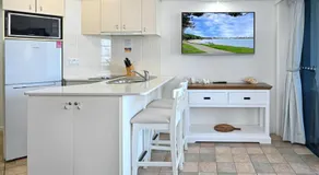 Golden Beach Ocean Views, Passage at your Doorstep - Image 4