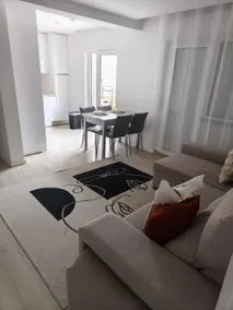Modern Spacious Apartment - Image 2