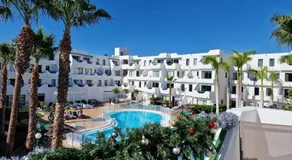 Sunny Corner, delux apartment vista mar and pool - Image 3