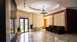 Golden Palace - Image 3