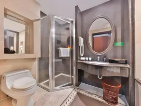 Hui Hua International Hotel Dongguan - Image 4