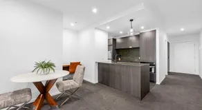 Modern Chic 1-Bedroom Apartment with Parking - Image 5