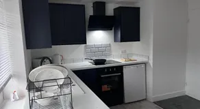 2 Bed apartment Sleeps 3 -Smart Tv -Private garden - Image 5