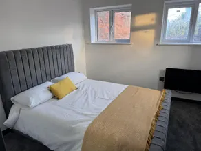 Modern City Apartment in Manchester - Image 5