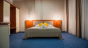 Hotel CITY - Image 2