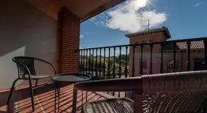 Olmedo Hostal Plaza - Image 3