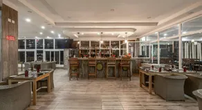Iris Hotel - Image 3