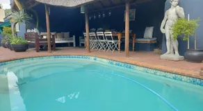 Loddey's Guesthouse by Beach Collection Winelands - Image 5