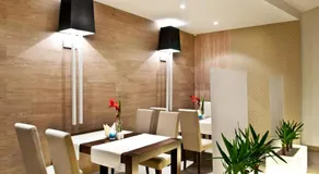 Hotel Piano - Image 5