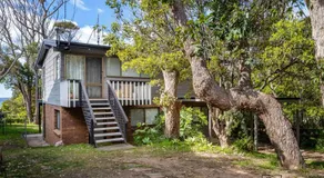Waterfront Pet-Friendly Home - Oceanview Cottage - Image 5