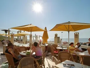 Beach Hotel - Image 5