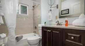 Walnut Bungalow West - Image 2