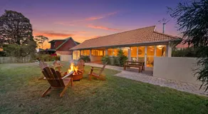 3BR Beach House Near Hobart BBQ Firepit Parking - Image 4