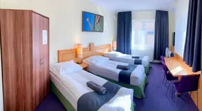 LAS SŁUPSKI PREMIUM PANORAMIC APARTAMENT A8 -- Salon balkon widok fotel masaż - - Smart TV55 Wifi Netflix pełna kuchnia -- sypialnia -- salon kąpielowy z TV i dwuosobowa wanna -- wysoka jakość za niską cenę -- zapraszamy - Image 2