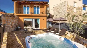 Beautiful Home In Moscenicka Draga - Image 4