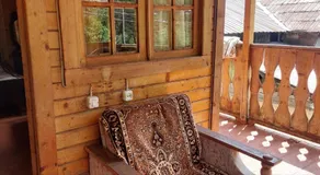 Home near park - Image 3