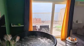 Apartment Sutalo with Hot Tub - Image 3