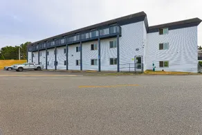 Coastal Inn by OYO Lincoln City - Oregon Coast Hwy - Image 5