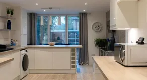 Luxury Living Away From Home - Image 5