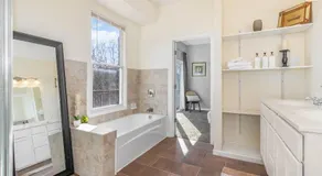 Downtown Views-Prime Location! - Image 2