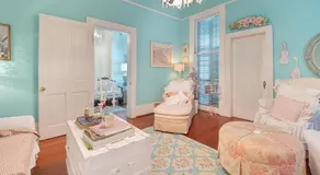 DOLLHOUSE, 6 BR, French Quarter, JAZZ FEST sleeps 13! - Image 2