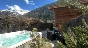 Chalet le petit Nicolas, jacuzzi, vue Mont Blanc - Image 3