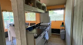 Glamour Glamping at little beach, fully heated - Image 5