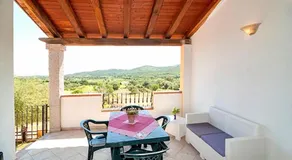 Residence with swimming pool just 5 minutes from Budoni, apartments with air conditoning and private - Image 2