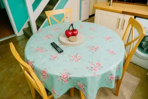 Sittingbourne Modern 3BR Home with Free Parking - Image 4