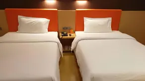 Yiwen Zhixing Fashion Hotel - Image 2