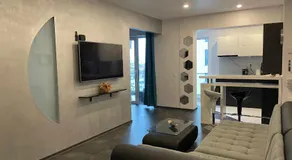 Stylish Westpark 2 Residence Lake View W8 - Image 2
