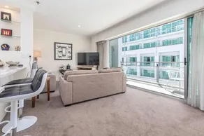 QV Stays Spacious Hideaway on the Wharf - Image 2