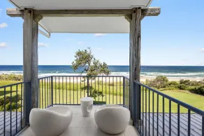 Saltwater Beach House - Absolute Beachfront Holiday House - Image 4